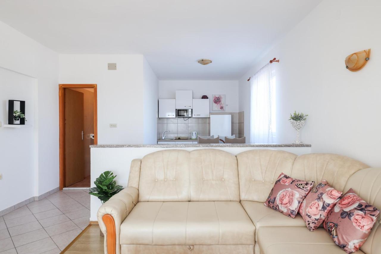 Apartments Miky Vrsi Exterior photo